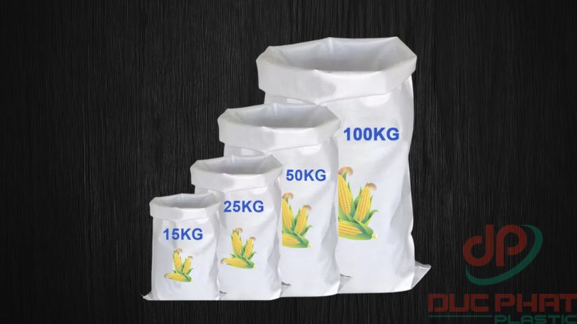 Bao bì bột bắp loại lớn làm từ vải PP dệt, dạng bao tải có lớp lót PE bên trong, thiết kế chịu tải nặng.
