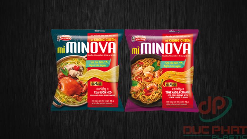 vai trò đa chức năng của bao bì mì tôm: bảo quản chất lượng, thu hút người tiêu dùng và tối ưu hóa sản xuất. Bao bì mì ăn liền với thiết kế in ấn bắt mắt, màu sắc nổi bật, bảo vệ tốt sợi mì bên trong khỏi độ ẩm và oxy hóa.